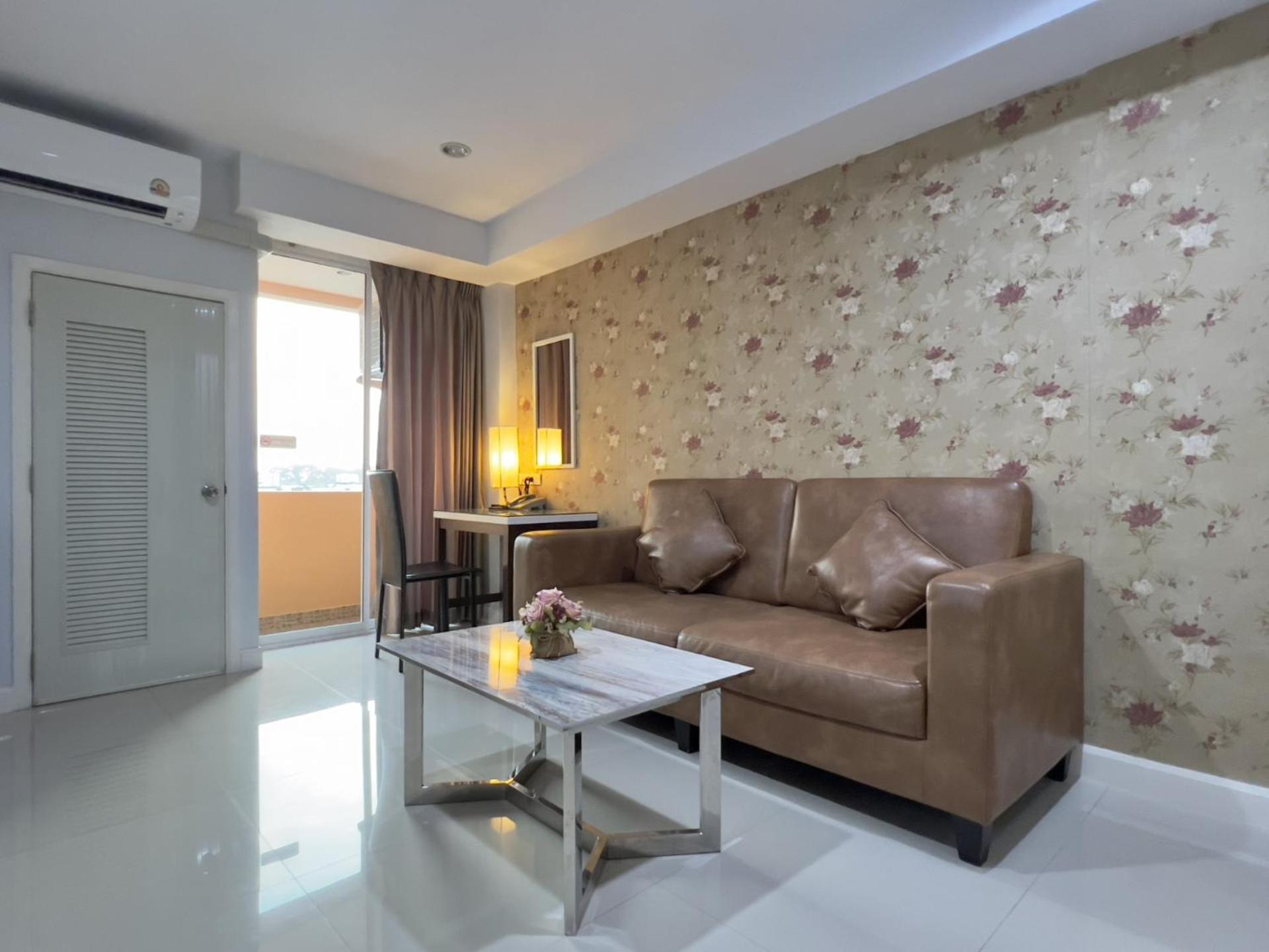 Hotel Baanhim à Rayong Extérieur photo