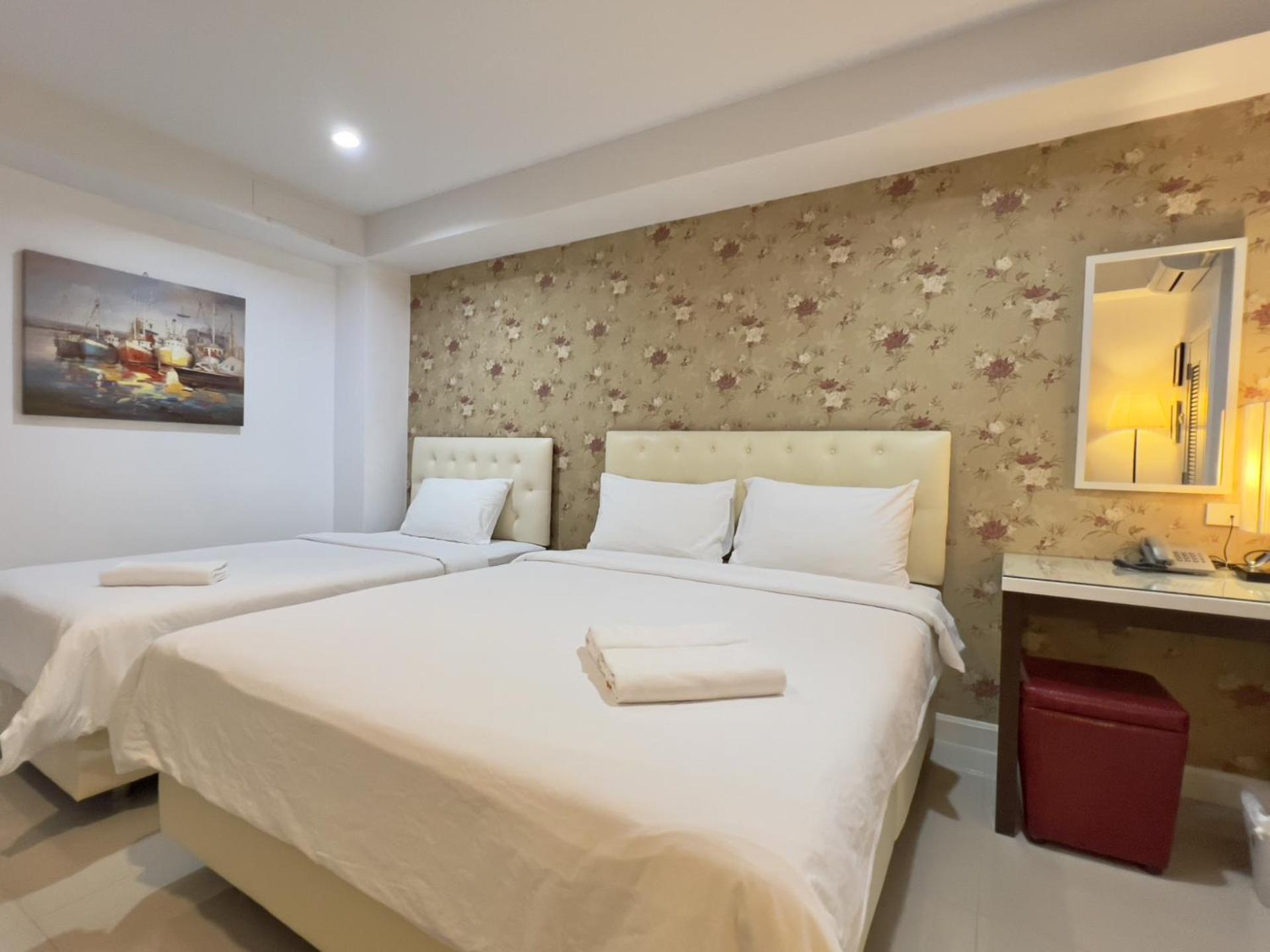 Hotel Baanhim à Rayong Extérieur photo